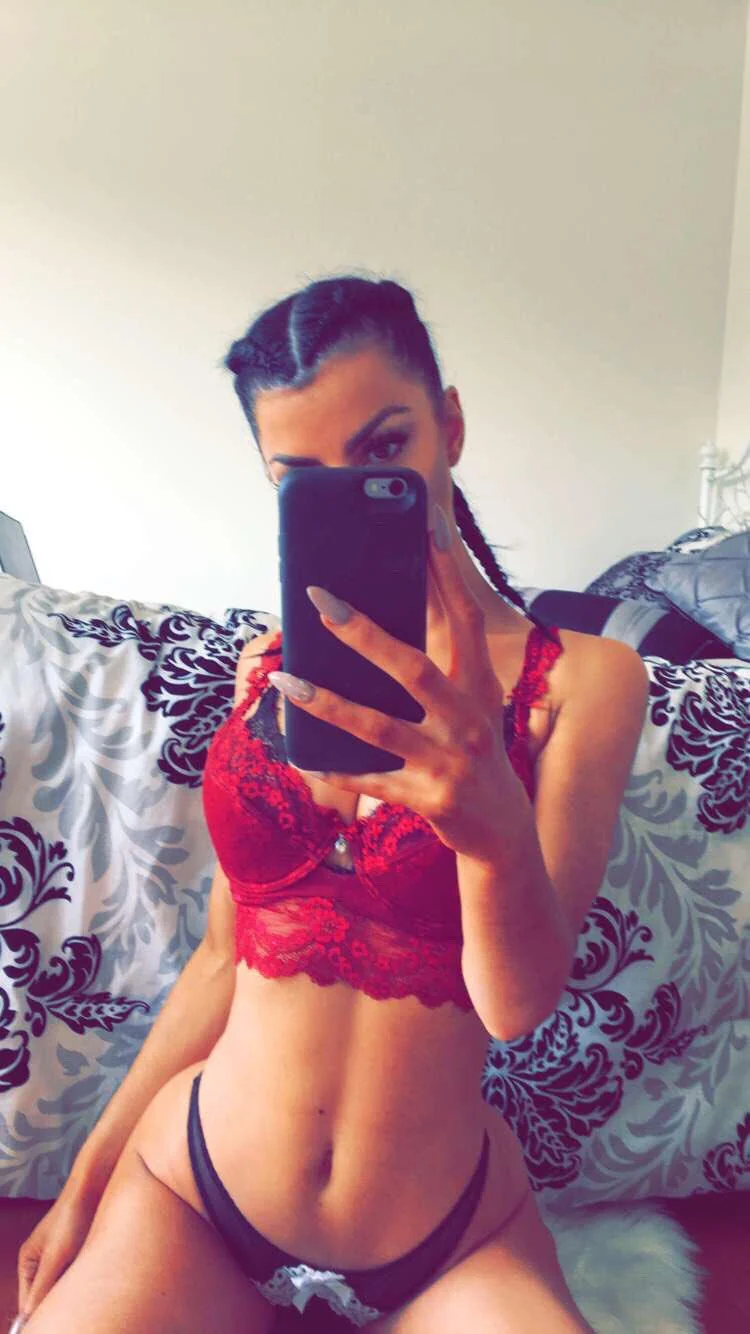 28 [F4M] Come get what you need Tele: @SideThxt picture 1 of 1