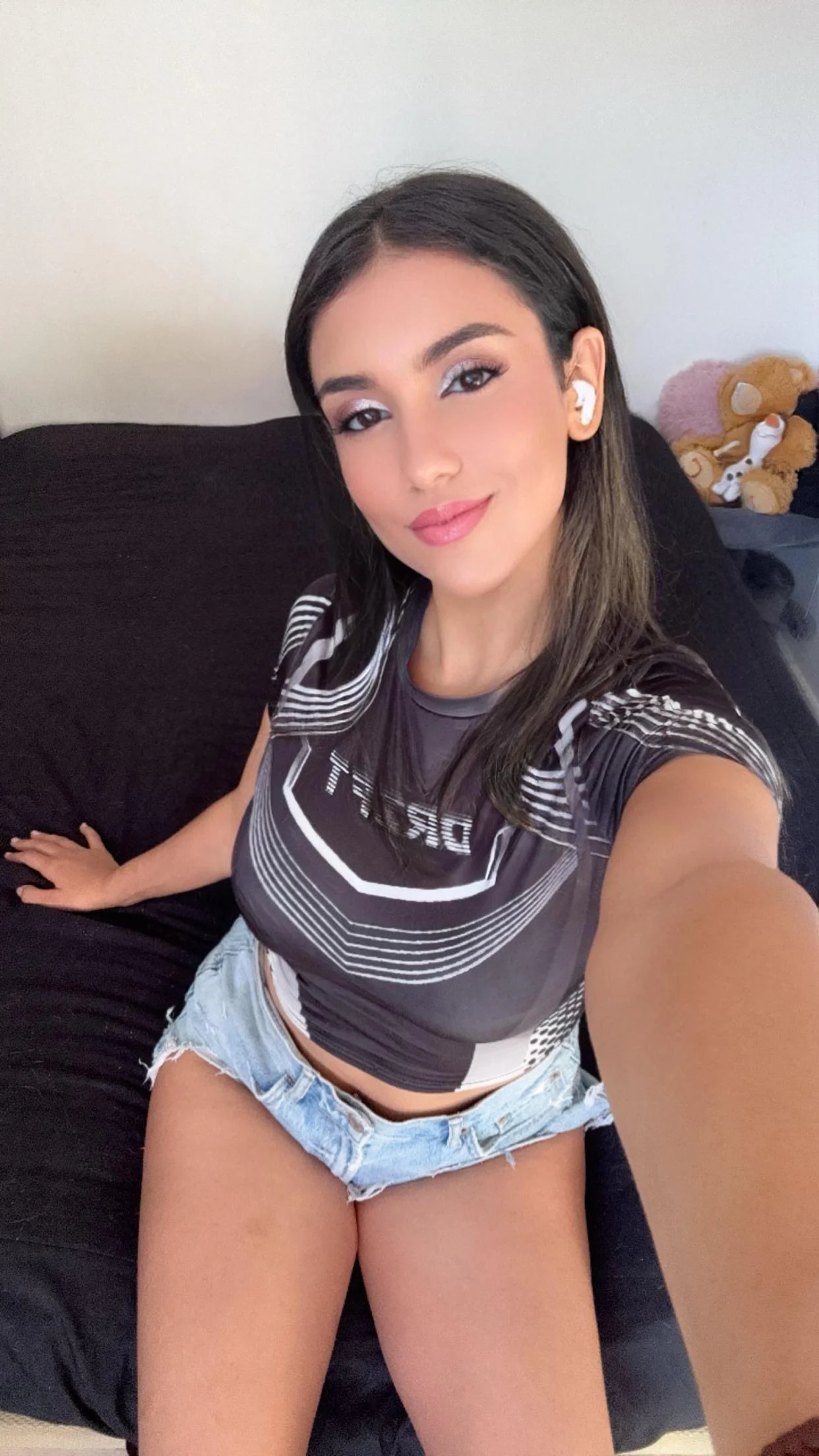 Dolled up and bed ready, what else? picture 1 of 1