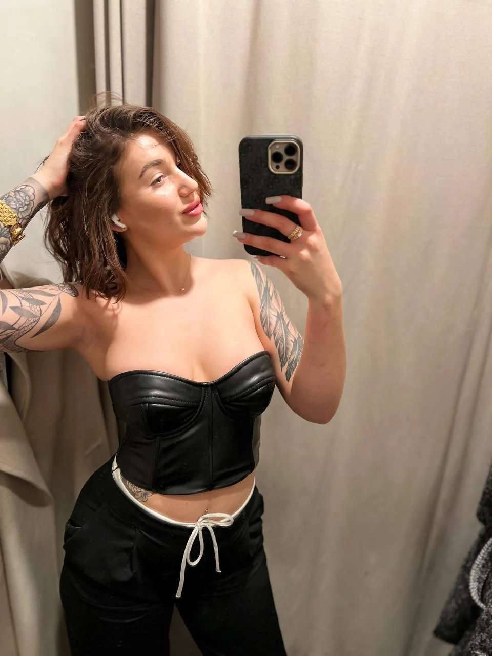 Do I look hot in this? picture 1 of 1