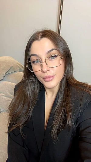 Way to pretty not to show you'