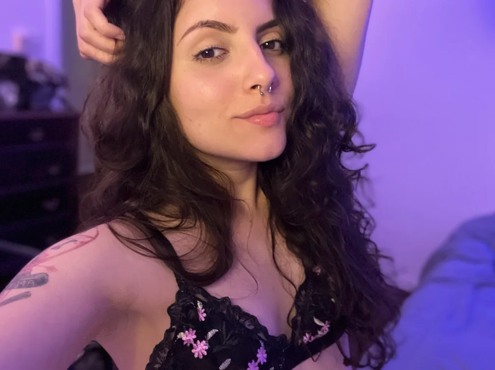 [F20] Feeling very energetic today picture 1 of 1