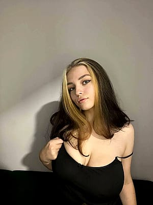 Am I hot? or too gorgeous? F18'