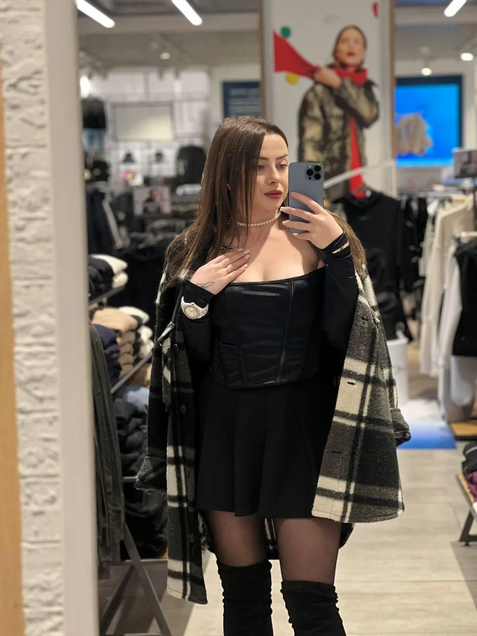 black color suit me???🖤 picture 1 of 1