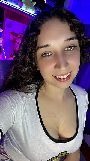 be honest about me, am i hot? [F19]'