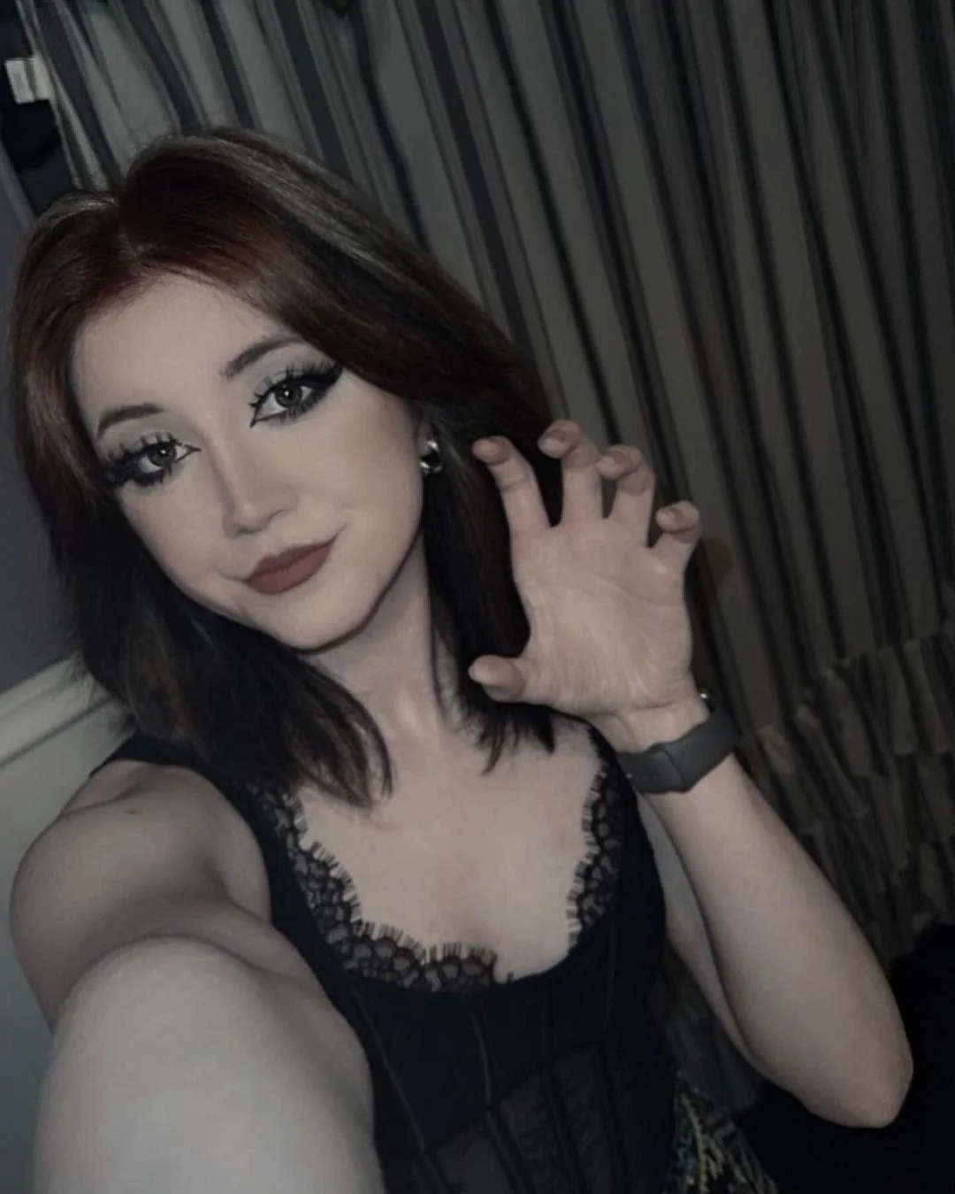today’s vibe: feeling myself picture 1 of 1