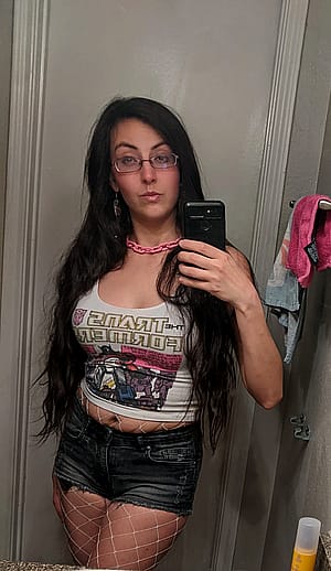 F32 welp the question is am i hot'