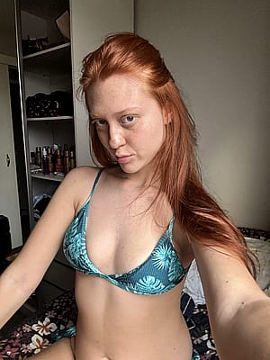 Do I look hot I'm only 18 .'