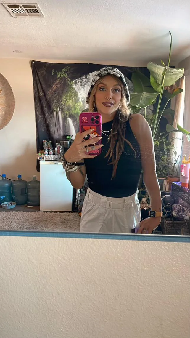 Work day attire picture 1 of 1