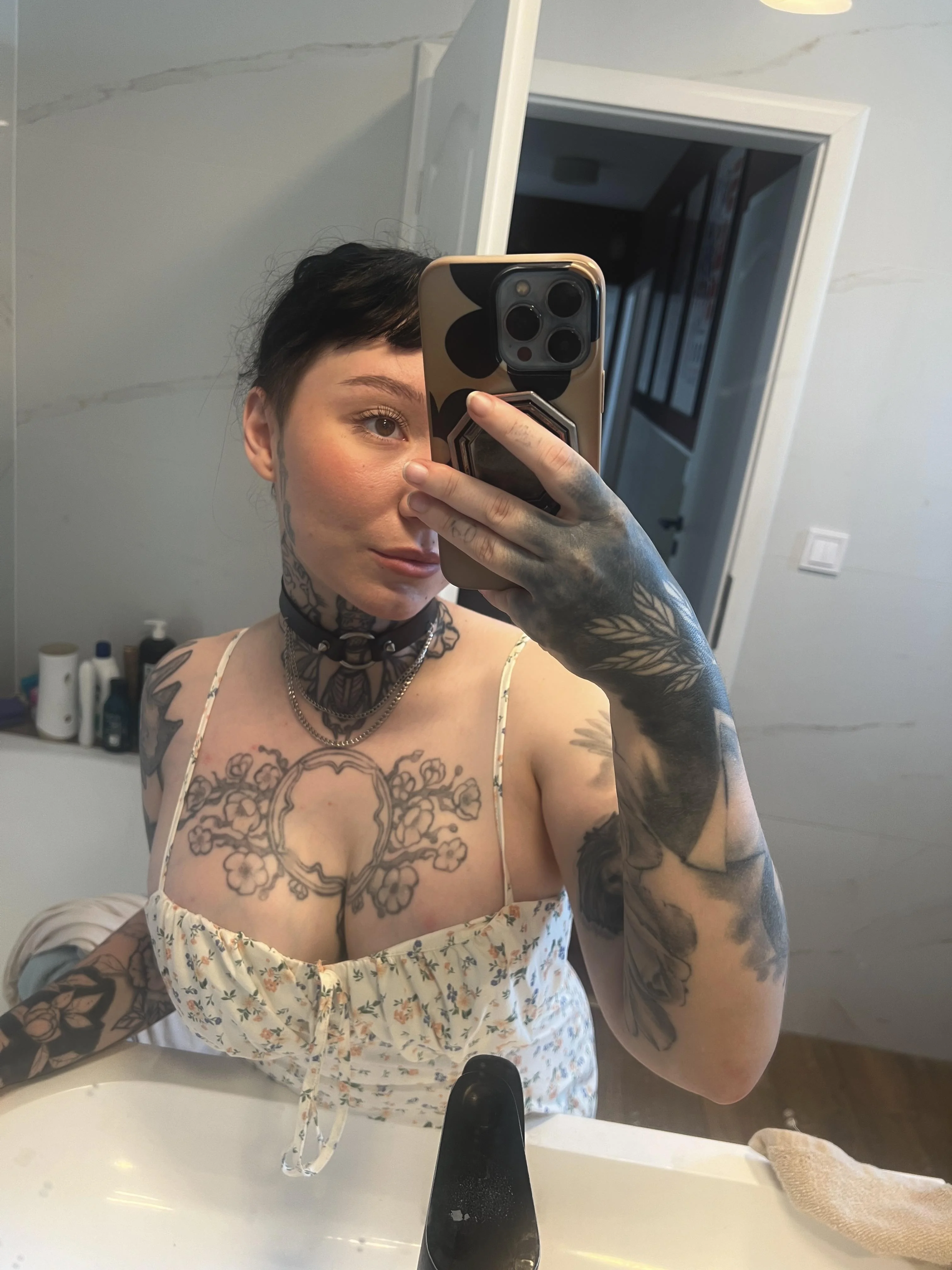 feeling cute in my white dress picture 1 of 1