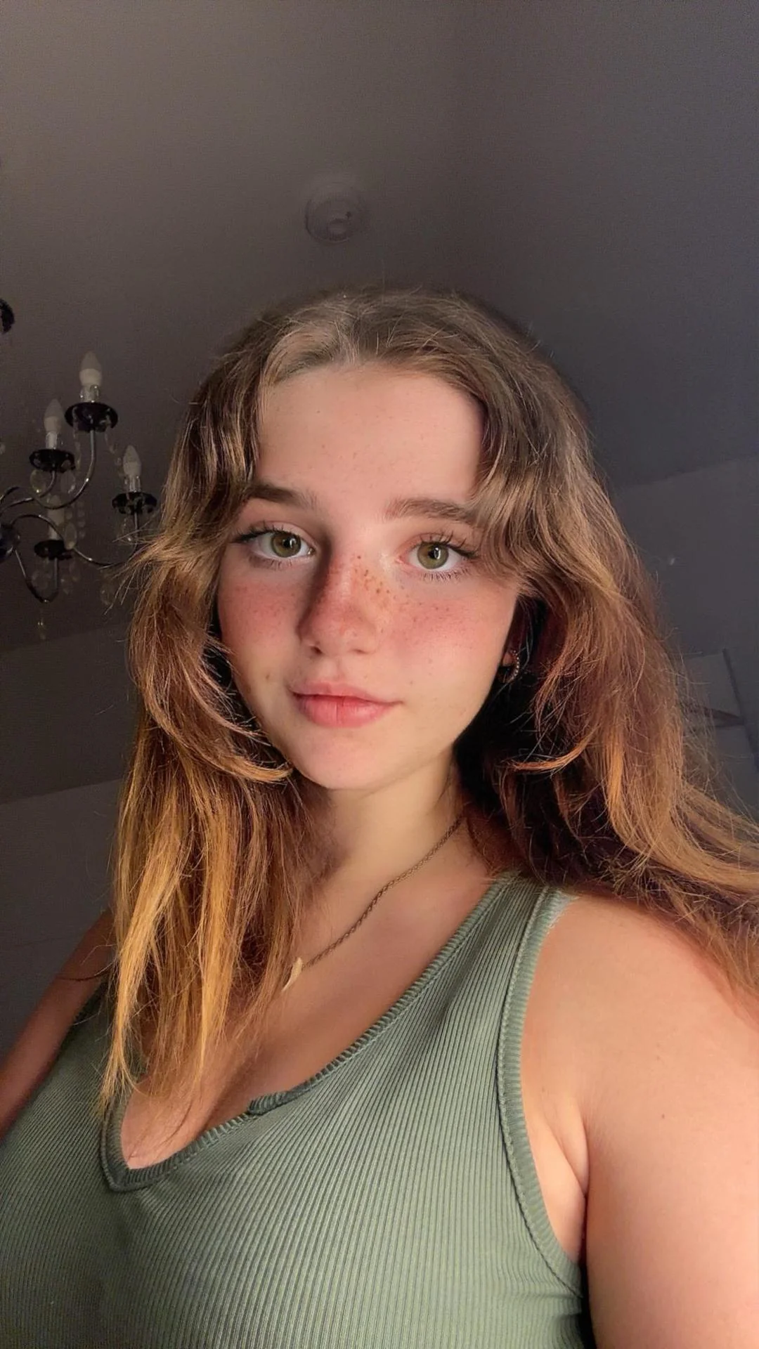 trying to love my look but it’s hard to see what others see picture 1 of 1