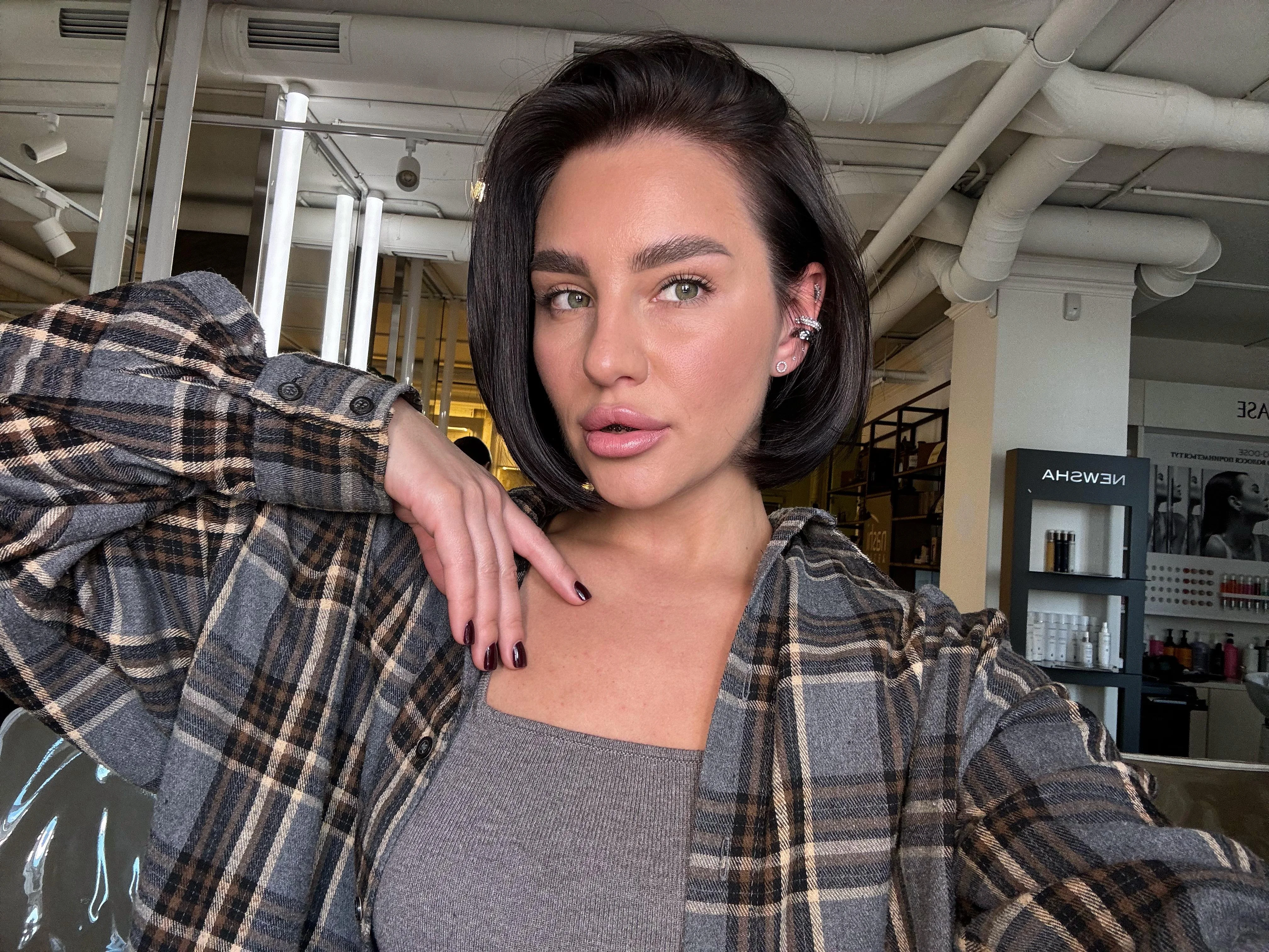 fresh blowoud- feeling fab and ready for the day. picture 1 of 1