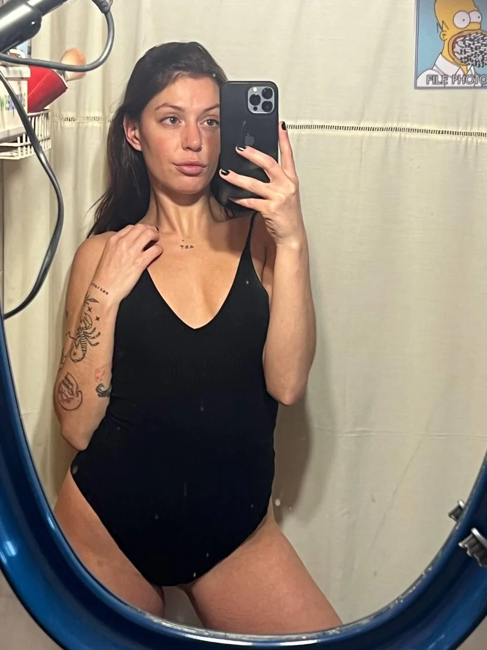 F24 Sun's out, fun's out and so am I picture 1 of 1