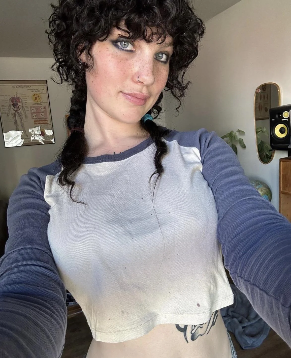 Am I hot or cute in this pic? picture 1 of 1