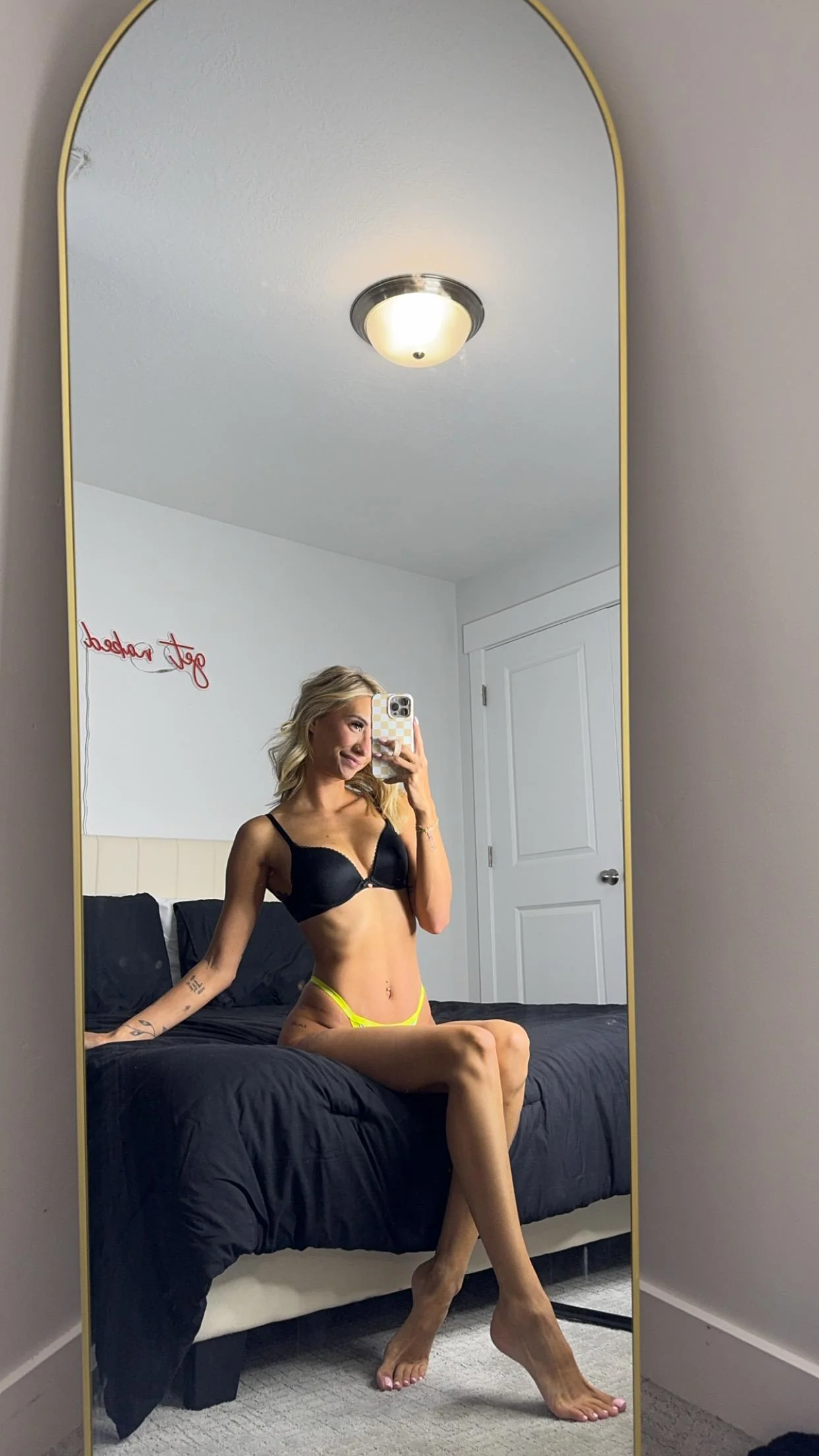 I'd do whatever you wanted in bed picture 1 of 1