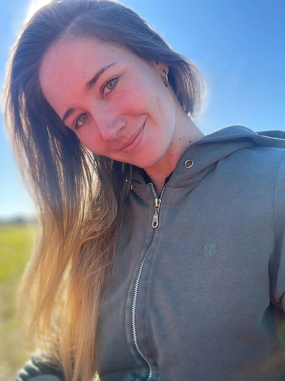 I am qualified to be your girlfriend? picture 1 of 1