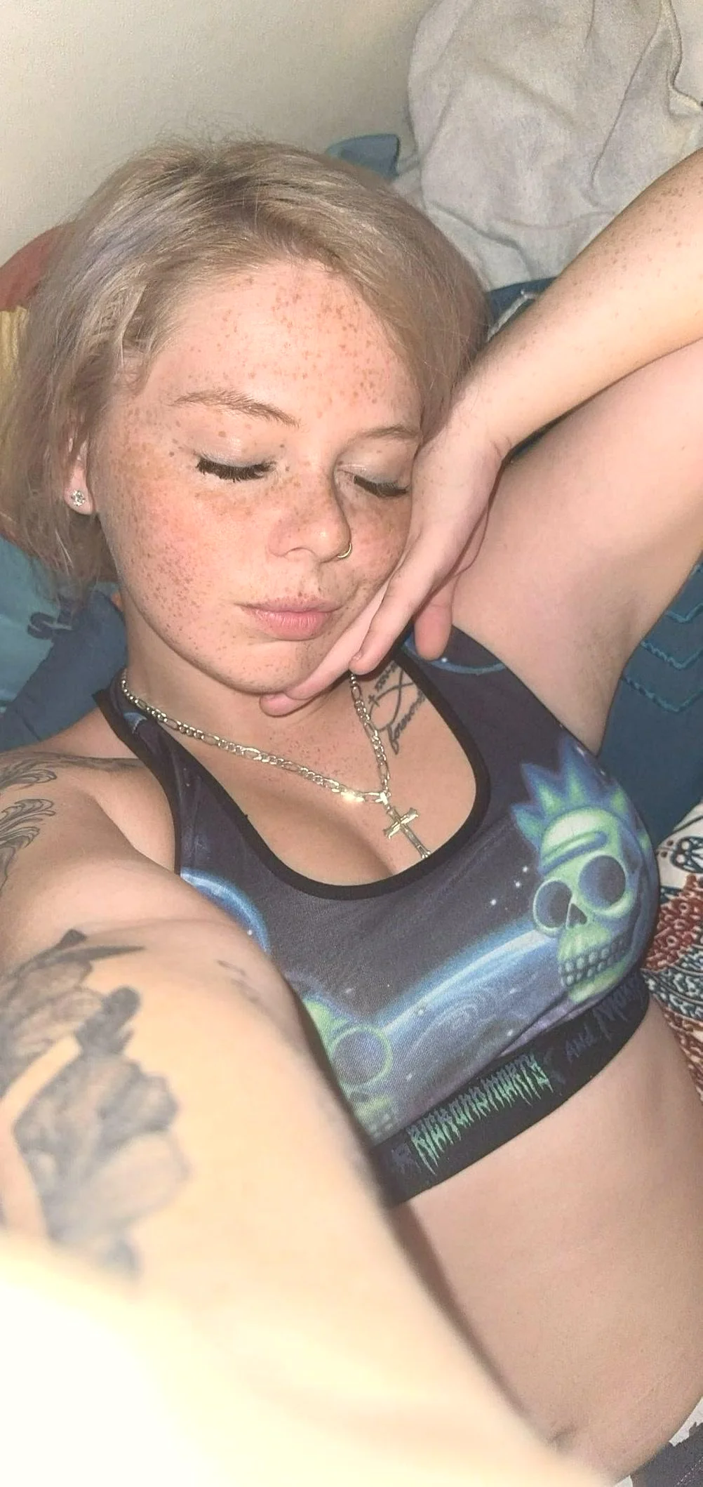 18F, approaching my 20s. Am I still hot? picture 1 of 1