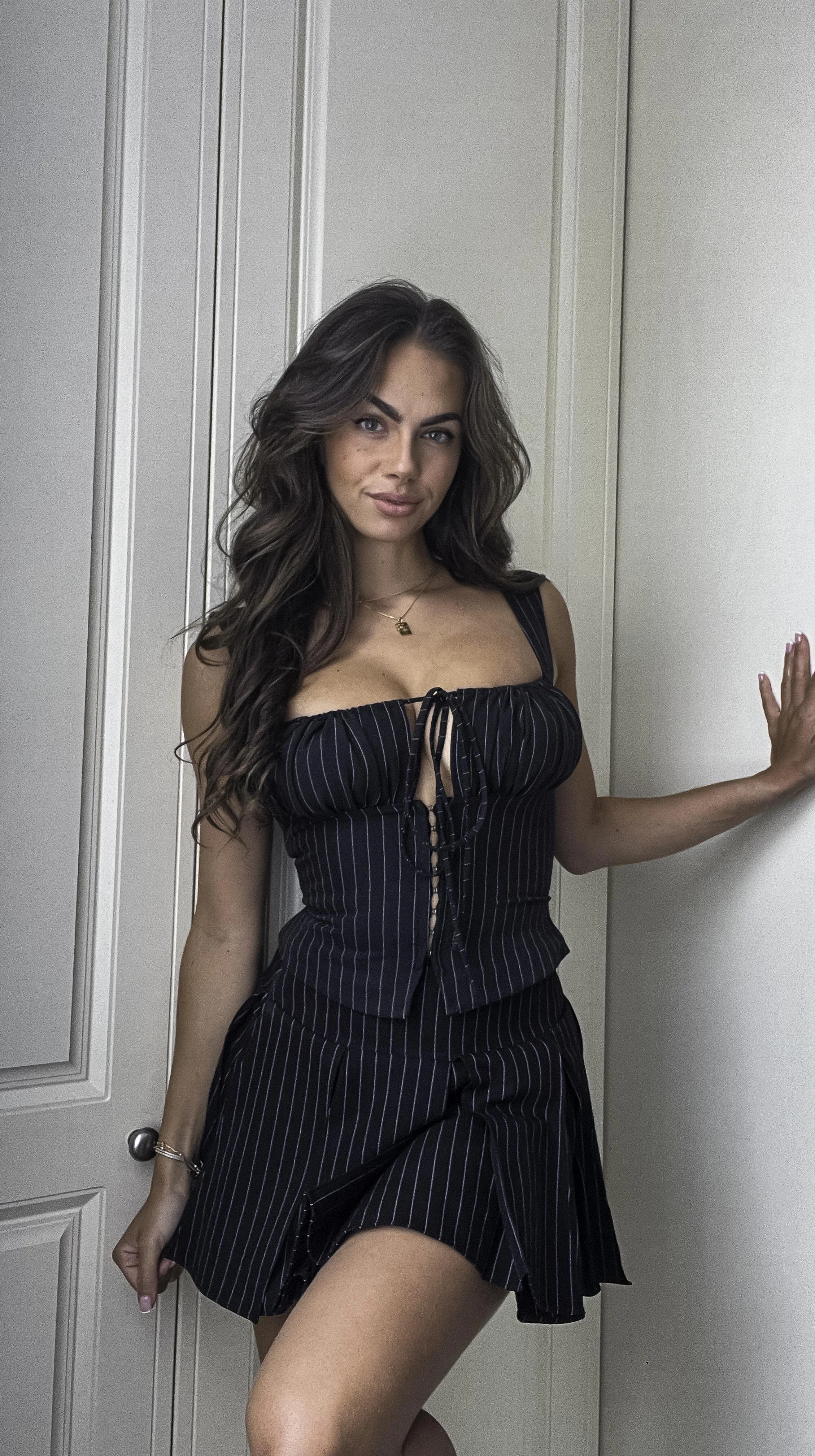 I’m in the mood to be bad… really bad. picture 1 of 1