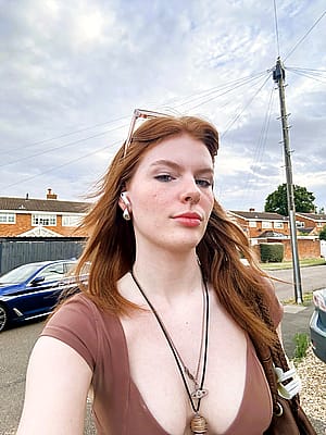 Am I hot in this outfit? F19'