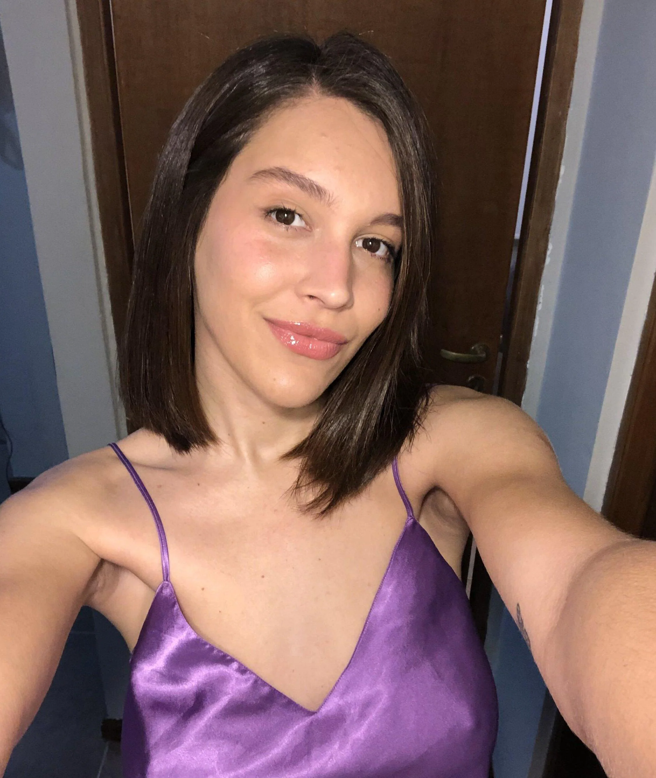 Do I look beautiful enough to be your gf? picture 1 of 1