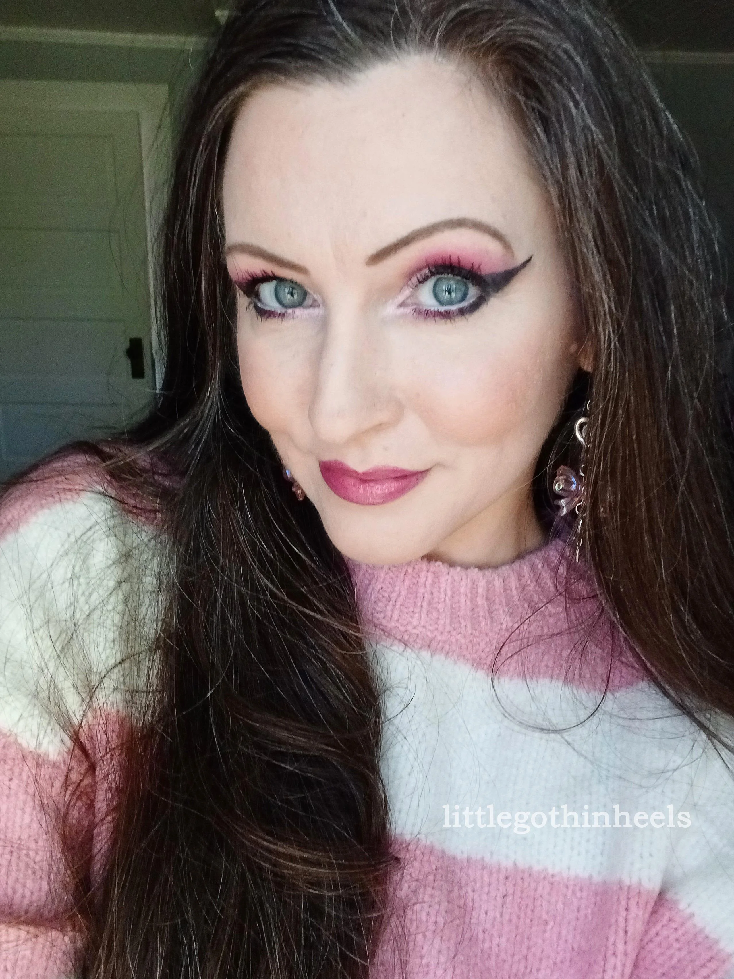 Older than most who post on reddit - do you think I'm still beautiful (I'm 43!) picture 1 of 1
