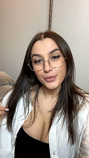 Enjoying My face without Makeup'