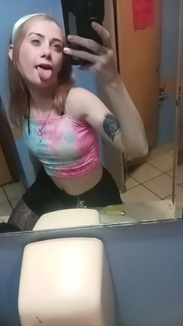 Do you think I’m hot? picture 1 of 1