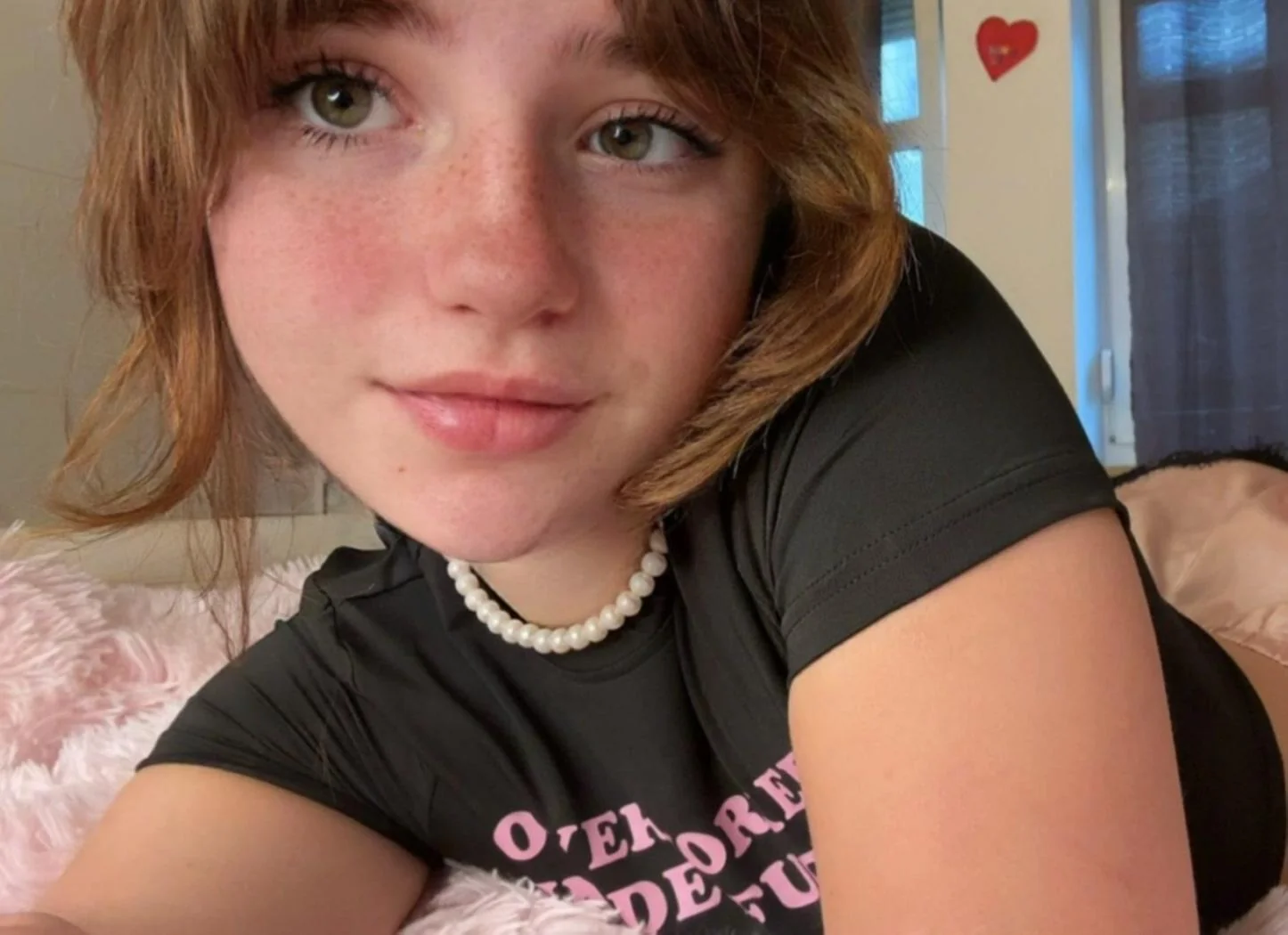wondering if my face is actually cute for a college girl picture 1 of 1