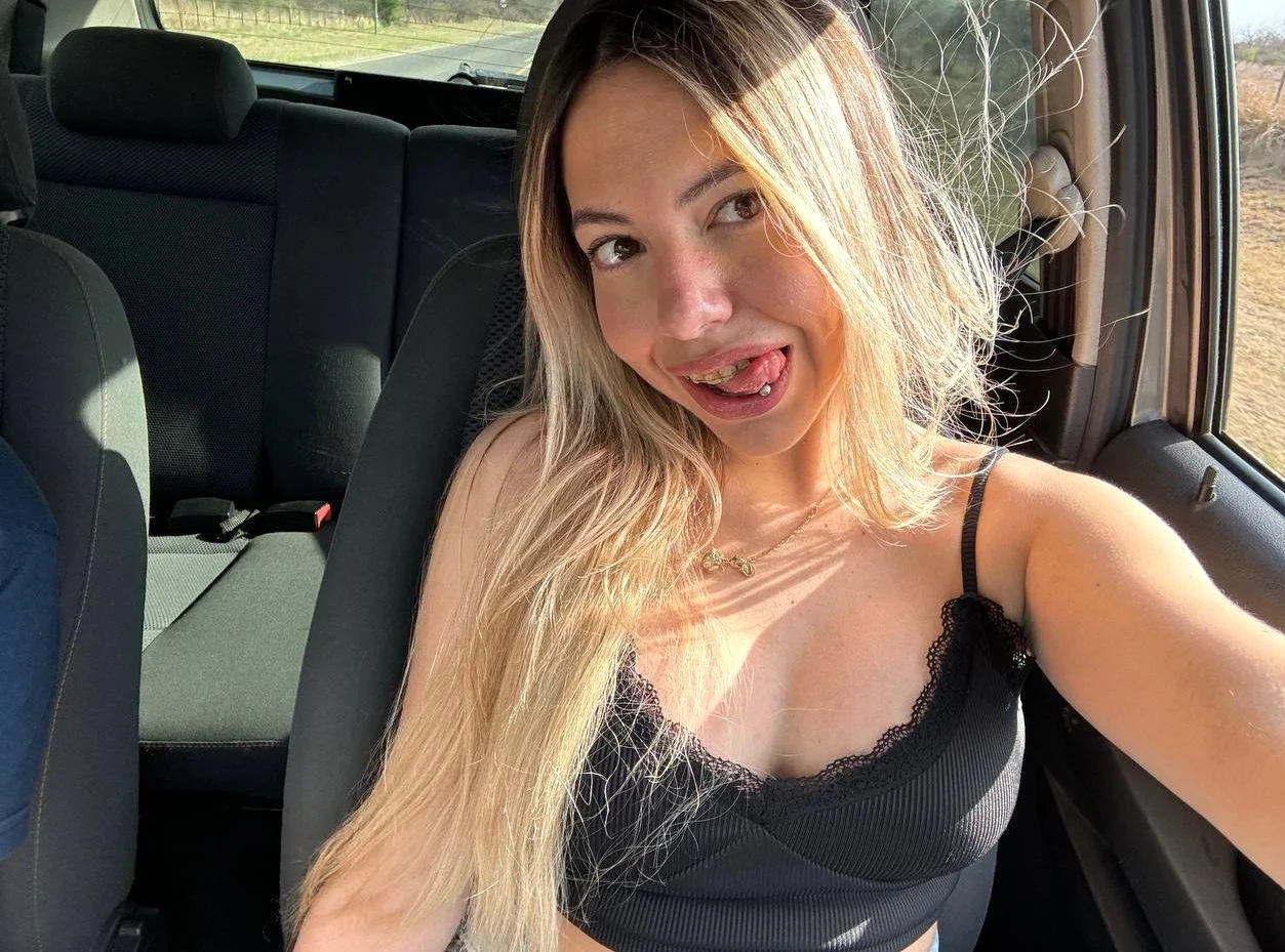 still look cute without makeup? picture 1 of 1