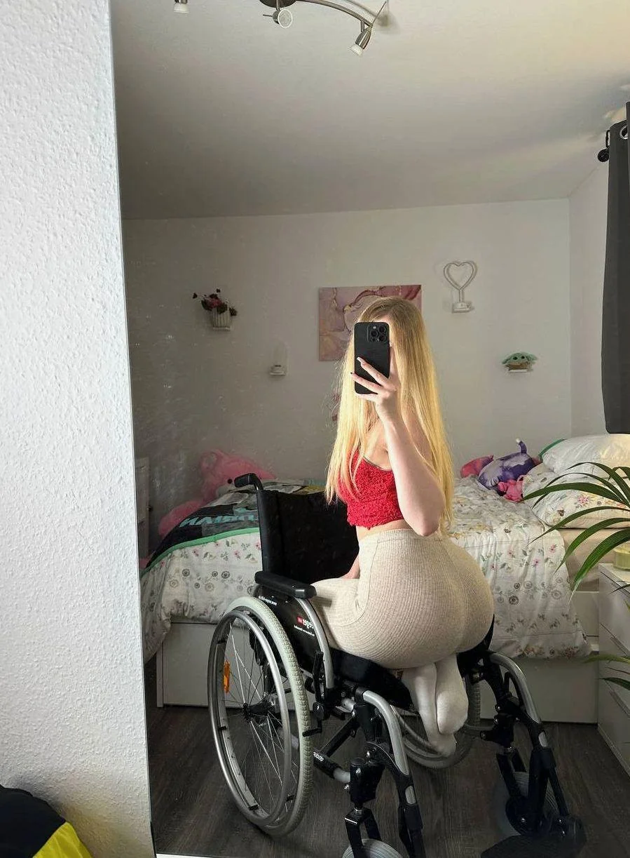 your special collegegirls has no plans for the weekend picture 1 of 1
