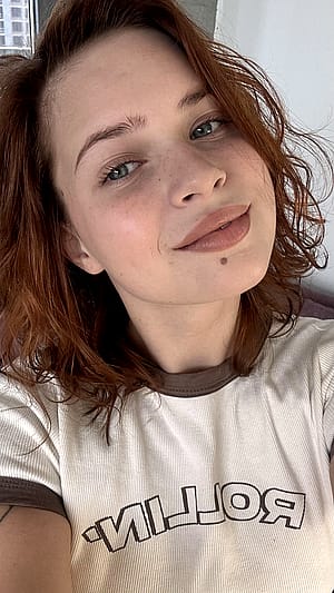 I took off all my makeup and decided to share my natural look! How does it suit me?'