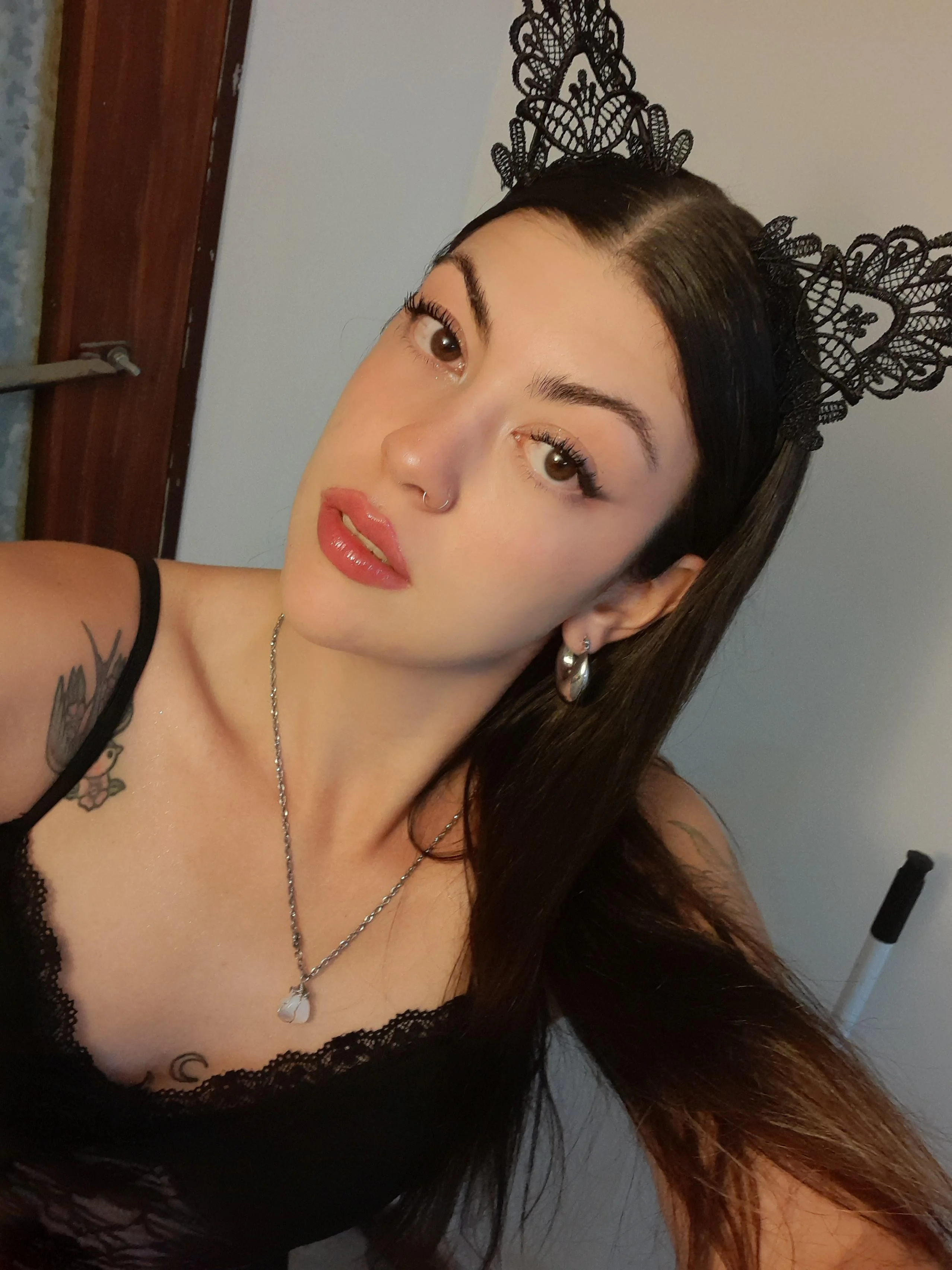 You consider me hot or cute? picture 1 of 1