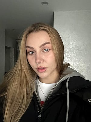 Would you ask me out on a date?'