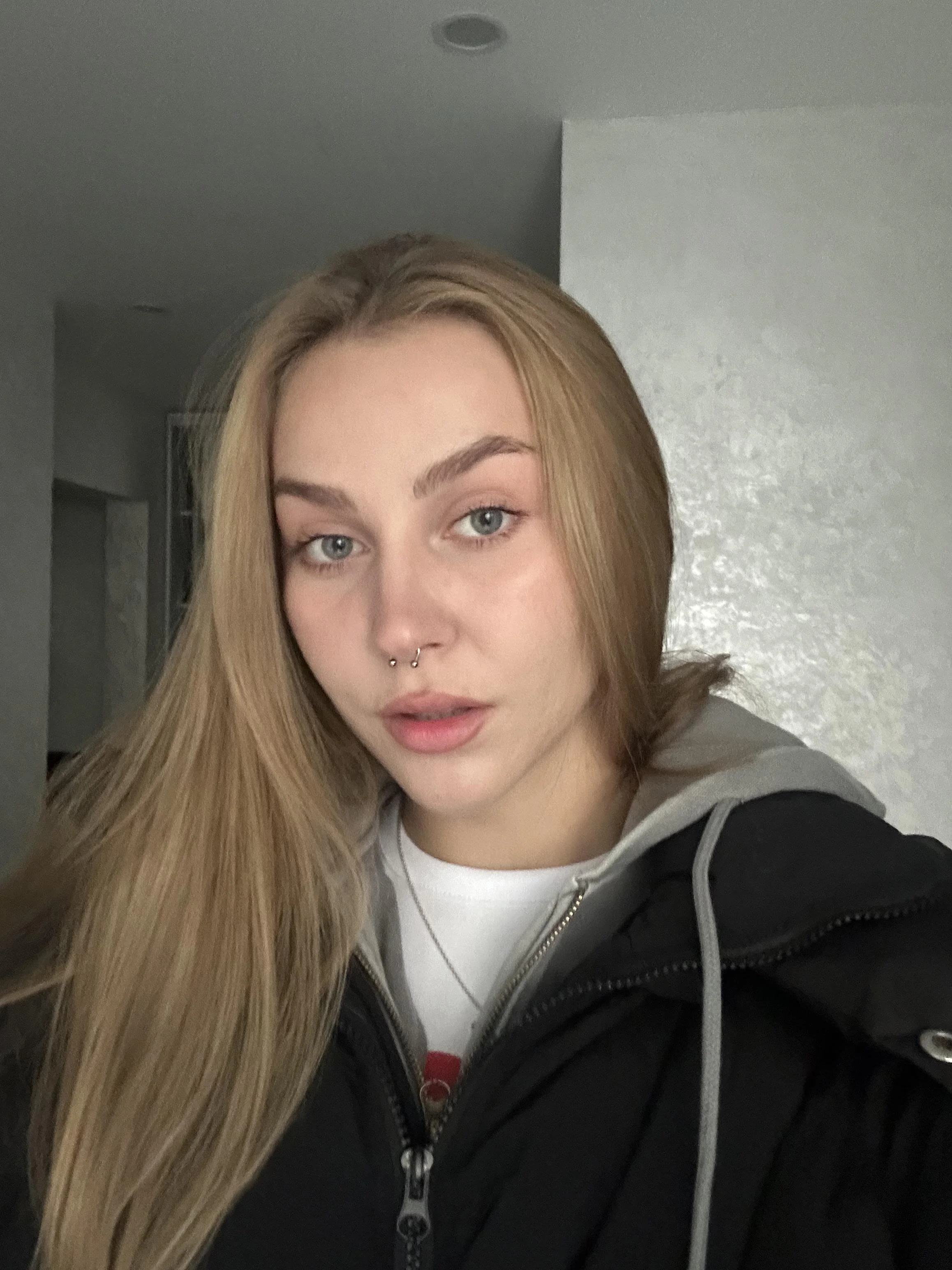 Would you ask me out on a date? picture 1 of 1