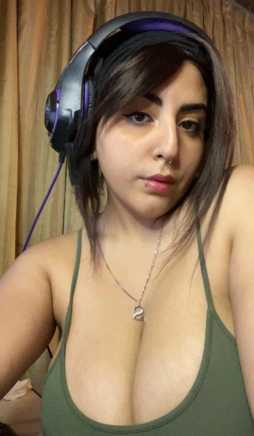 Hi there, im new here :) picture 1 of 1
