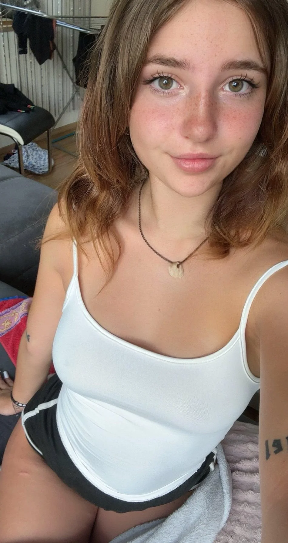 wondering if my features look softer or harsher than i think picture 1 of 1