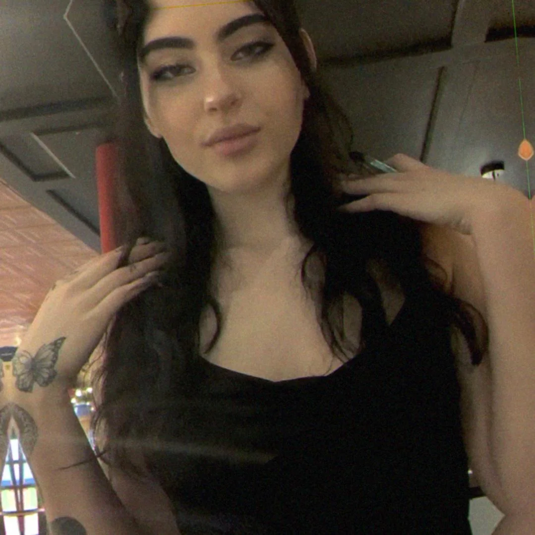Am I hot or below average F20 picture 1 of 1