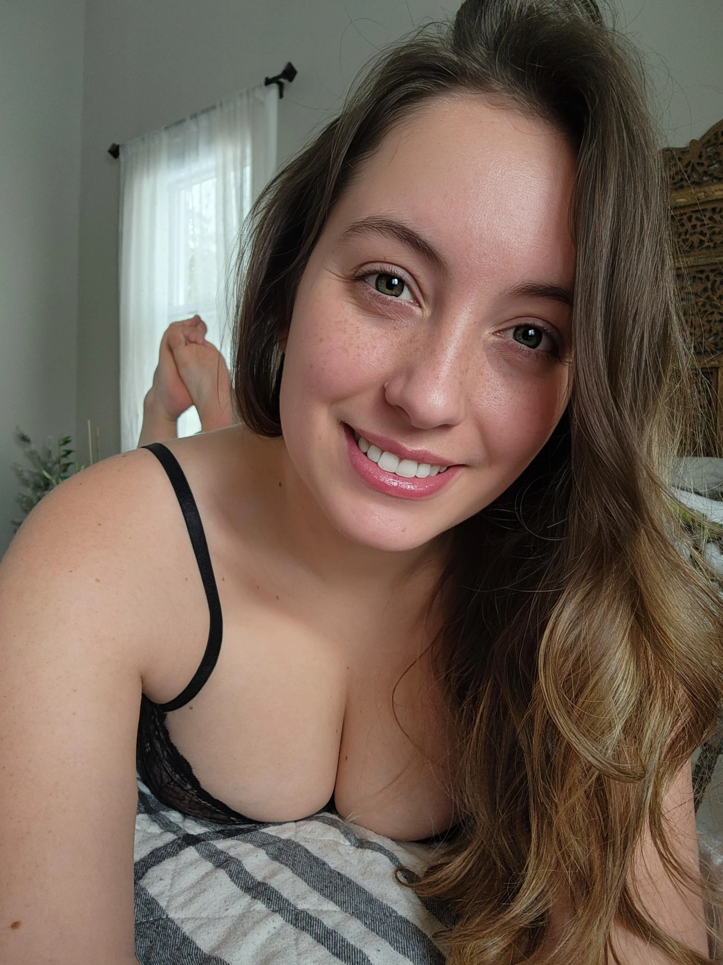 Searching for a cuddle buddy. Comment to apply lol picture 1 of 1