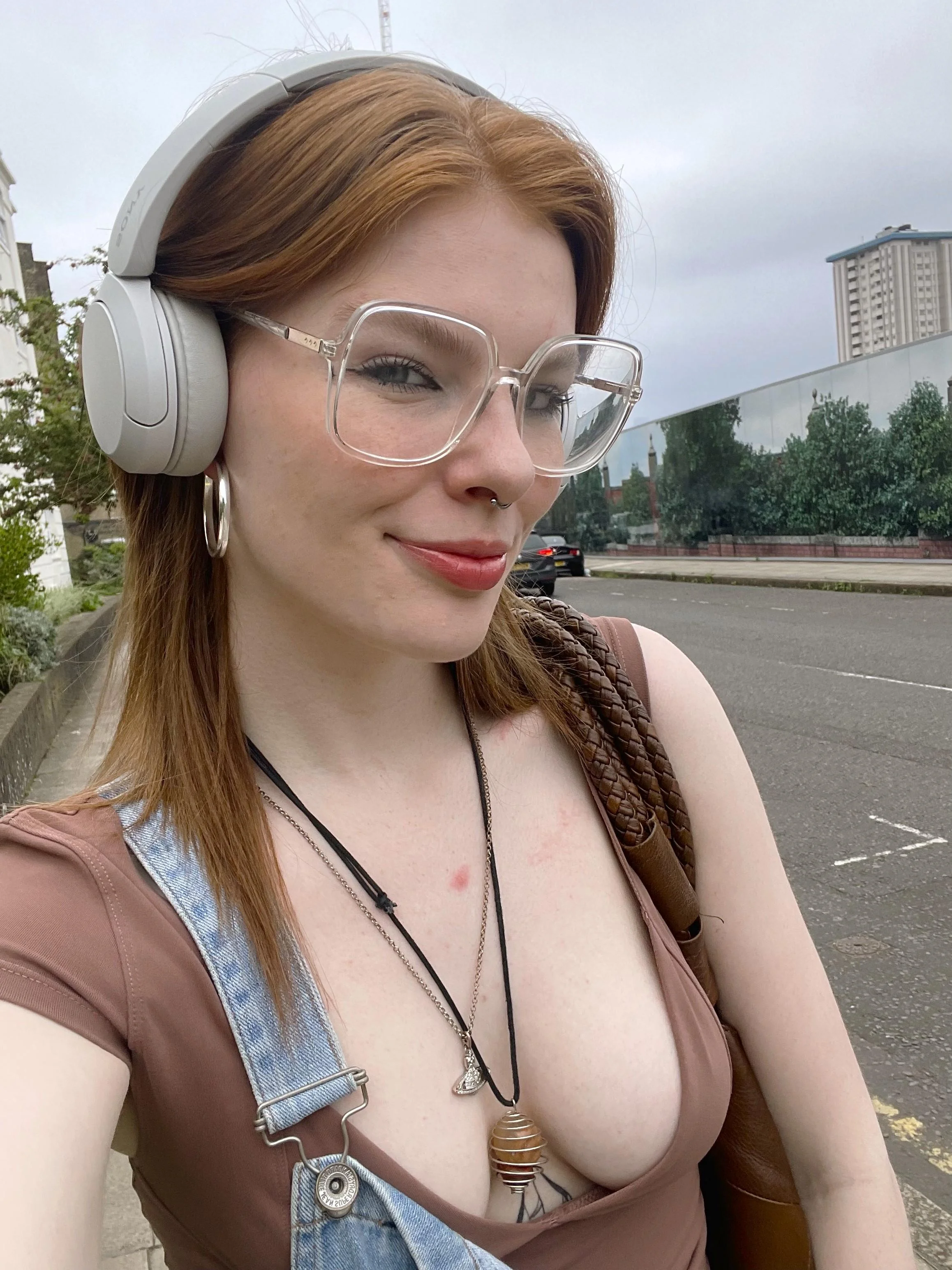 Beautiful and sexy at the same time picture 1 of 1