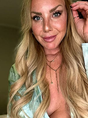 Feeling sexy and unstoppable today'