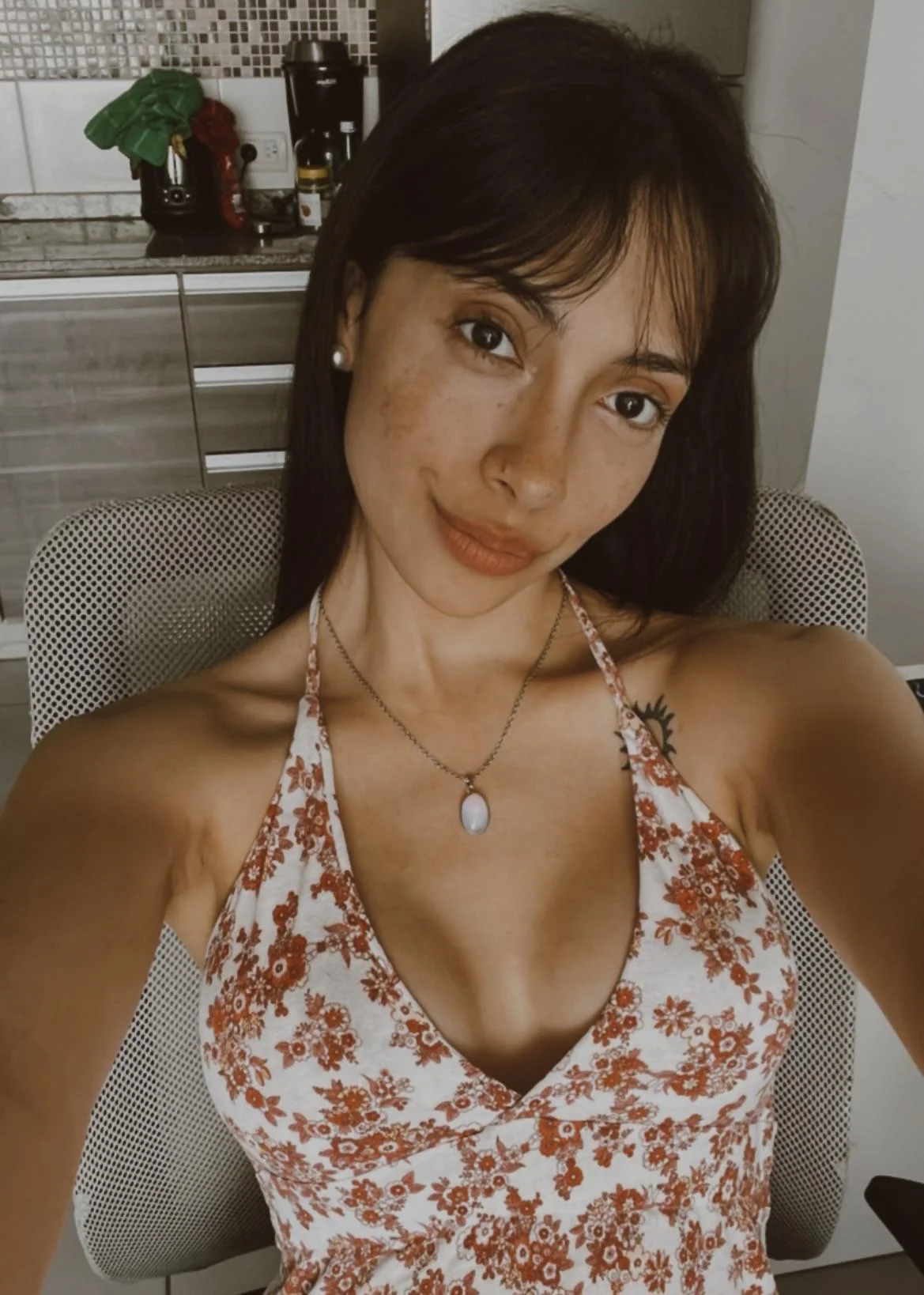 what do you think? Am i a hottie latina? picture 1 of 1