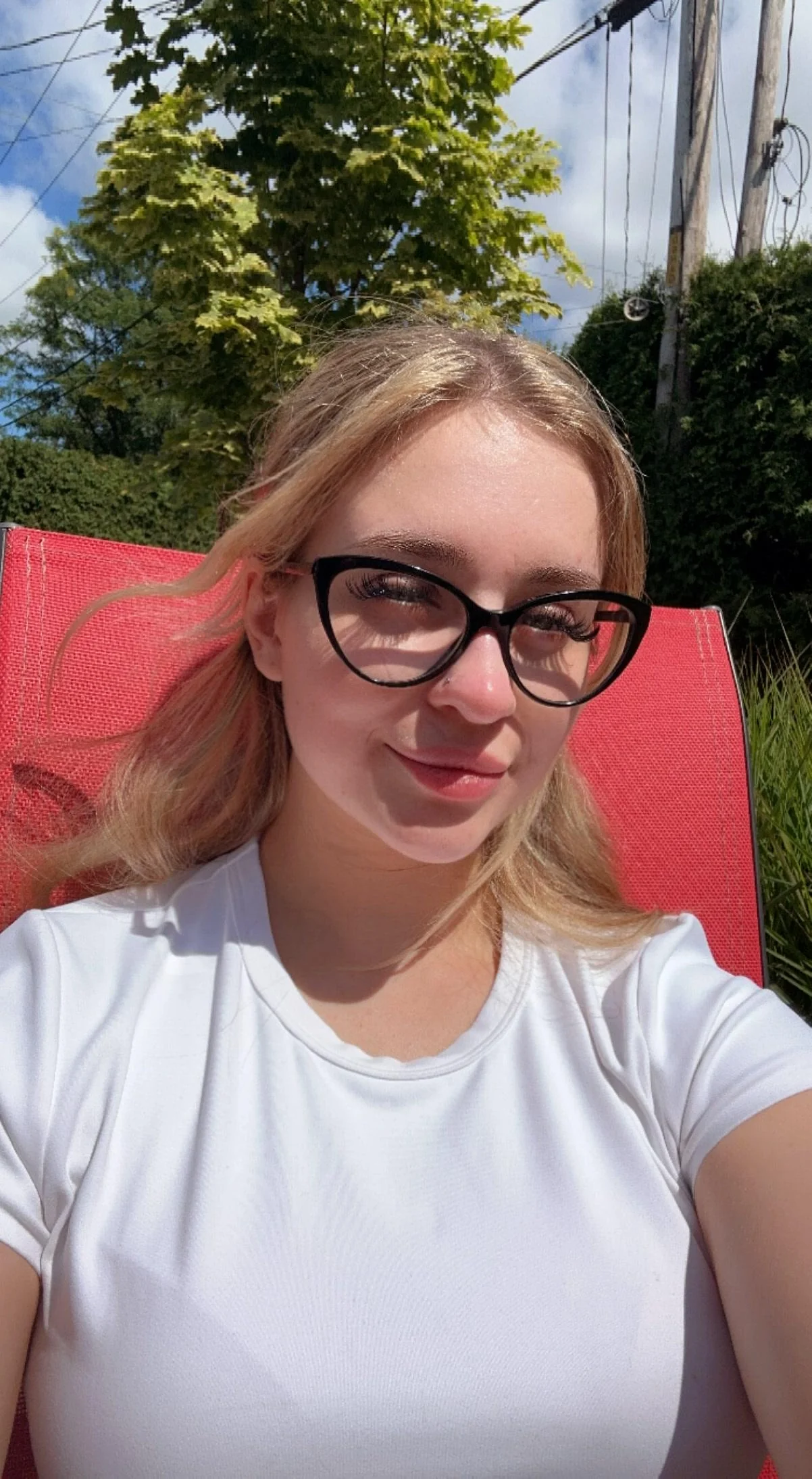 Am I hot in direct sunlight? picture 1 of 1