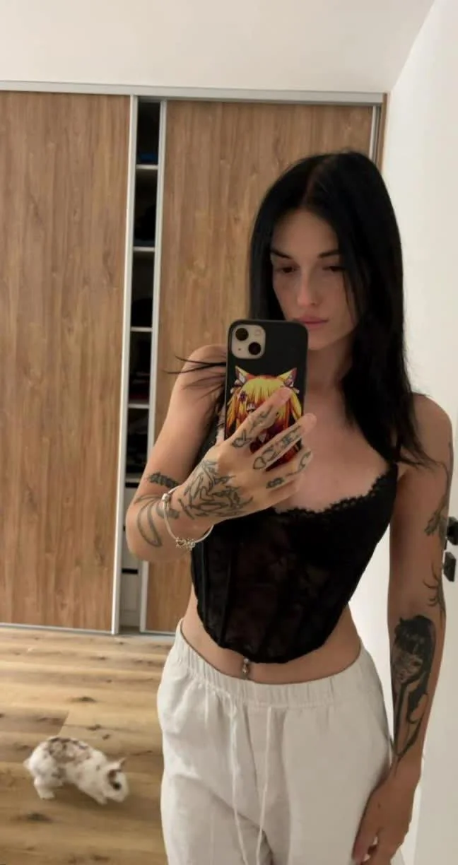 I hope you find me sexy in this mirror selfie picture 1 of 1