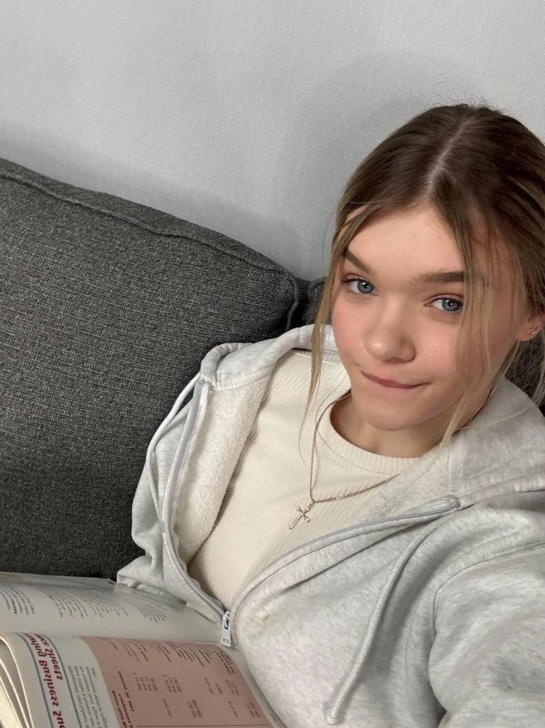 Am I hot enough? F18 picture 1 of 1