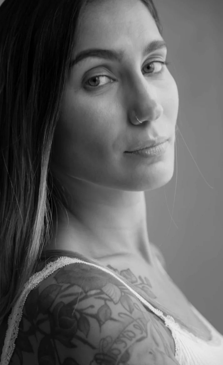 Keeping it classy, even in black and white. picture 1 of 1