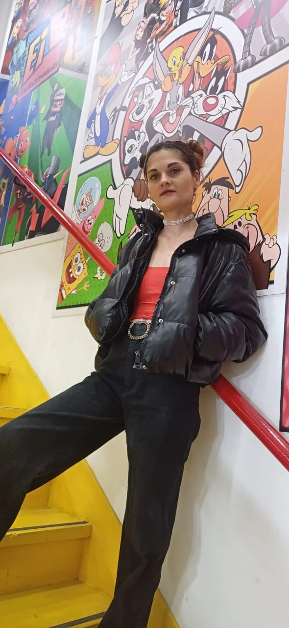 Would you pay me to take off my clothes one by one? picture 1 of 2