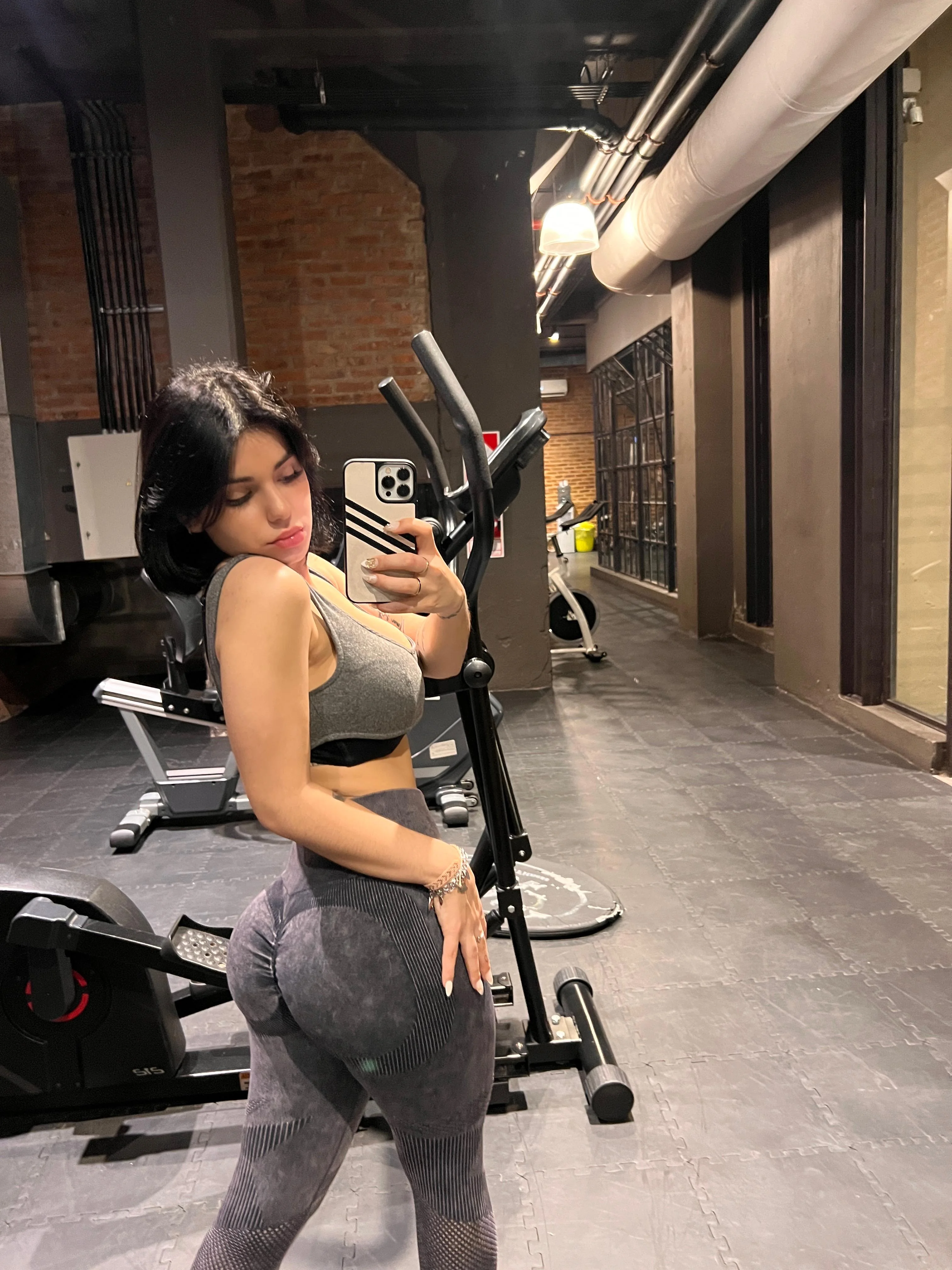Did I get your attention now? picture 1 of 1