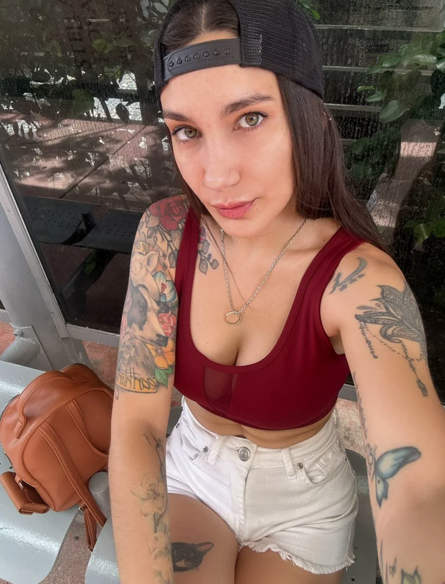 Do you think I’m attractive picture 1 of 1