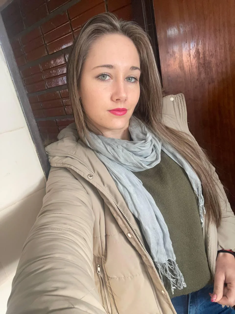 Do you like this lipstick color? picture 1 of 1