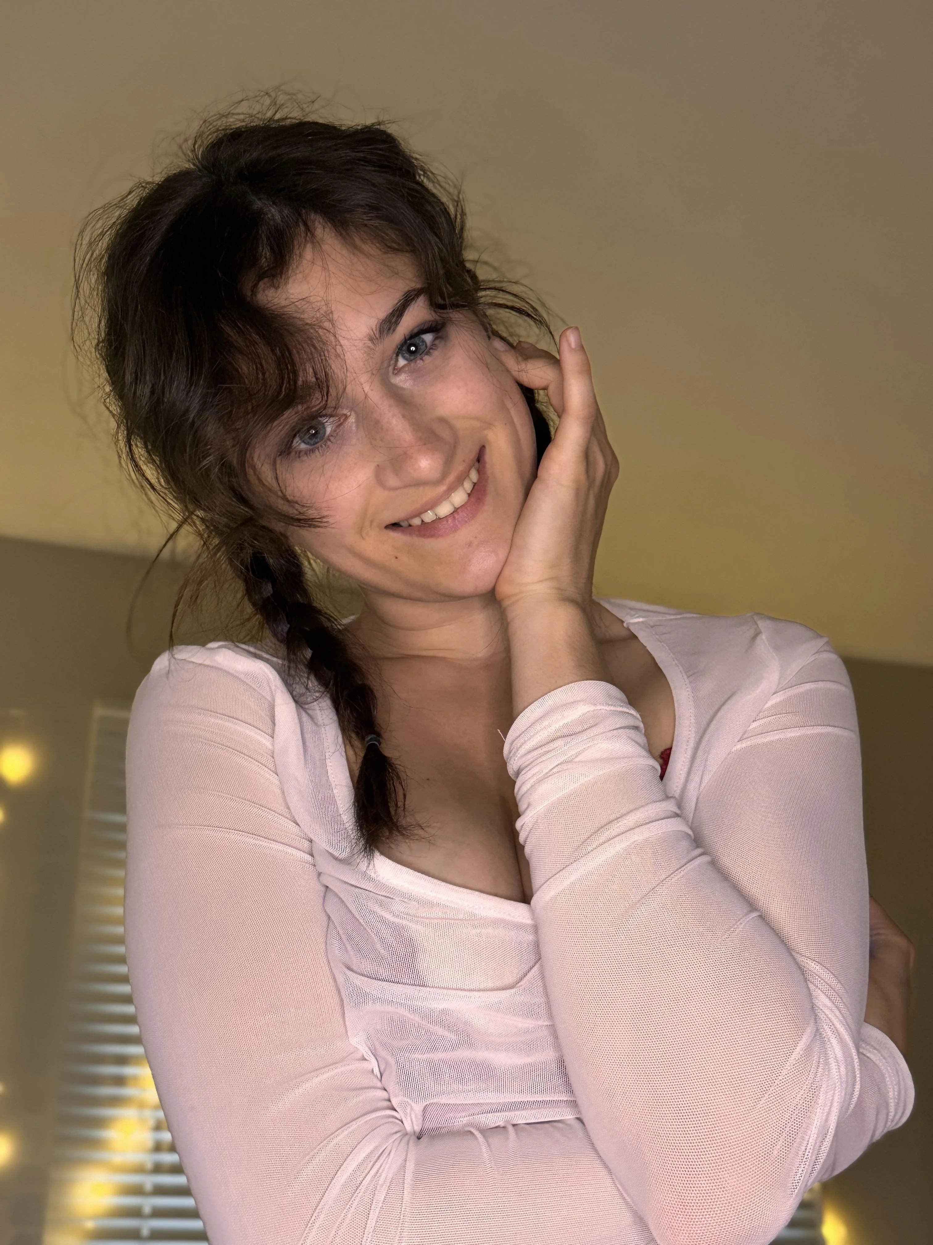Covered my tits so you could look at my face picture 1 of 1