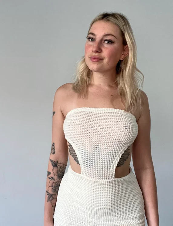 Do you think I look gorgeous in this shot? picture 1 of 1